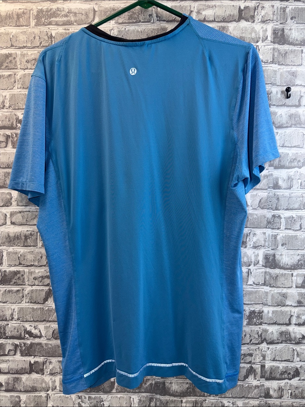 lululemon athletica Men’s Teal-Blue Short Sleeve‎ Performance Tee